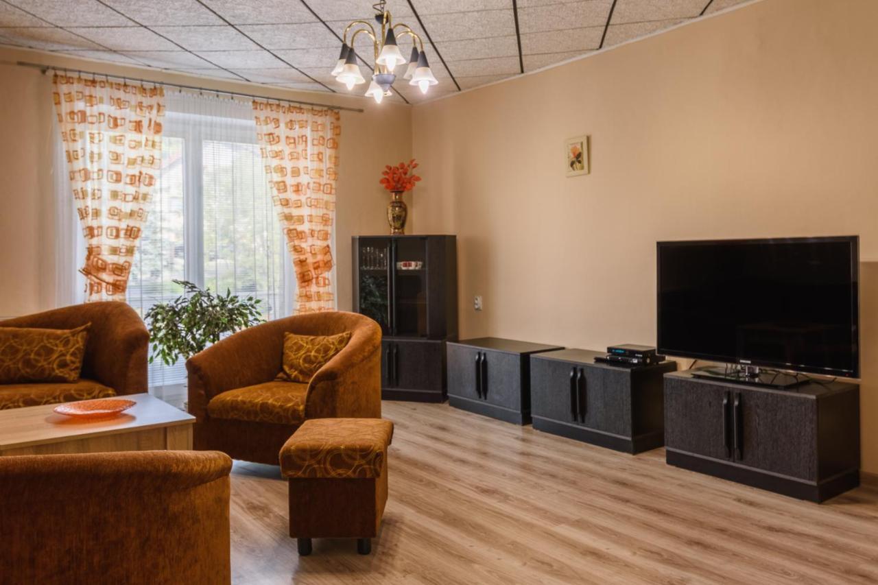 Apartman Elegant 2 Bešeňová Extérieur photo