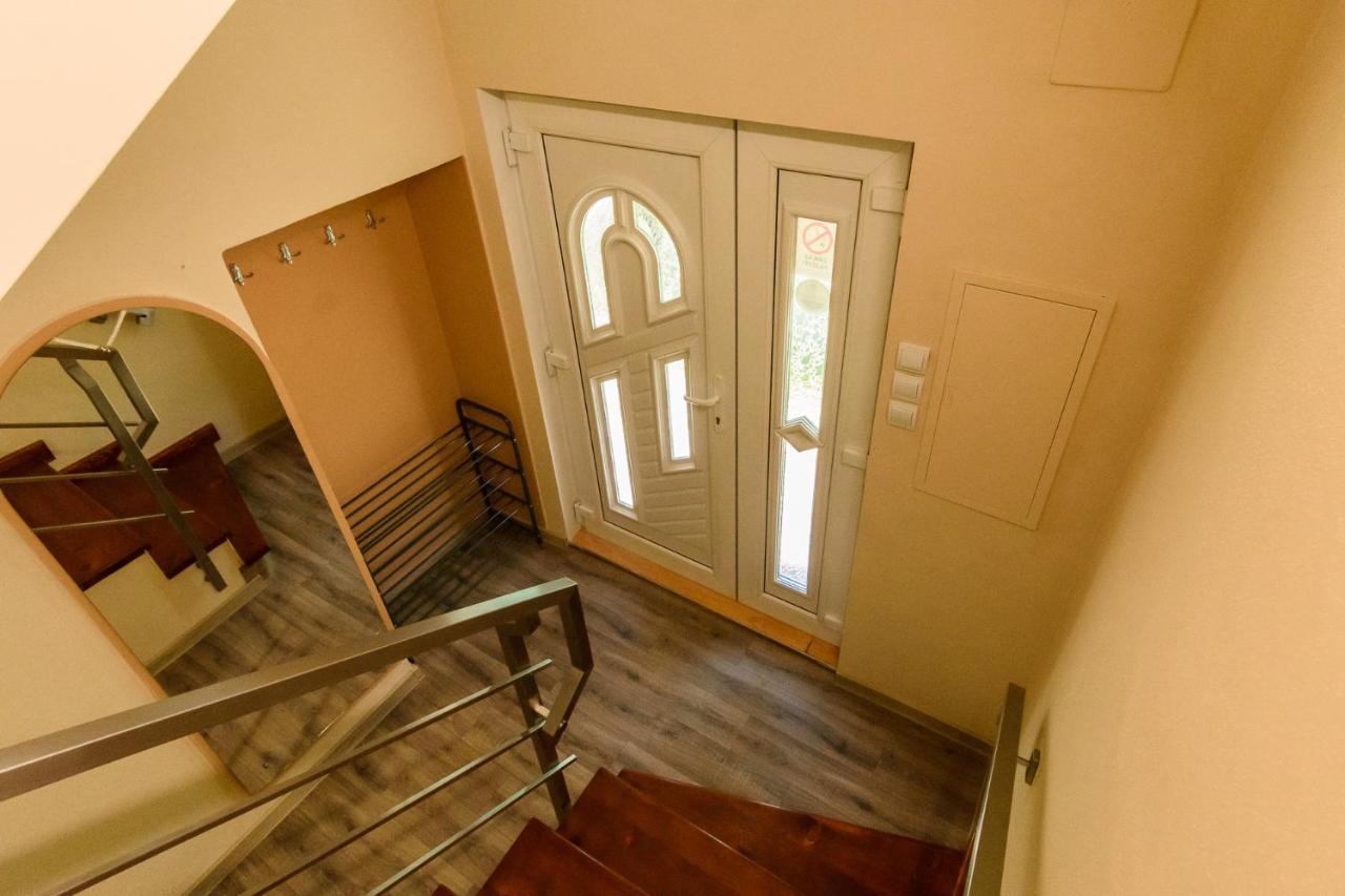 Apartman Elegant 2 Bešeňová Extérieur photo